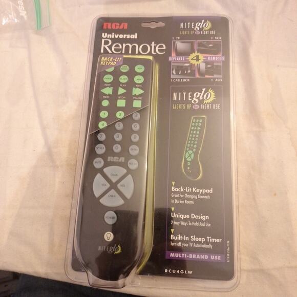 NEW RCA UNIVERSAL NITEGLO REM0TE CONTROL RCU4GLW - MULTI-BRAND USE - NEW - Picture 1 of 4
